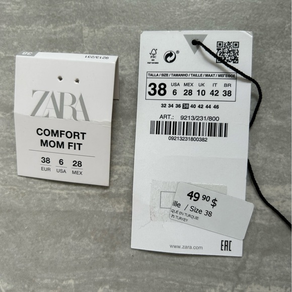 Brand new zara mom fit high wait jeans - Picture 4 of 4